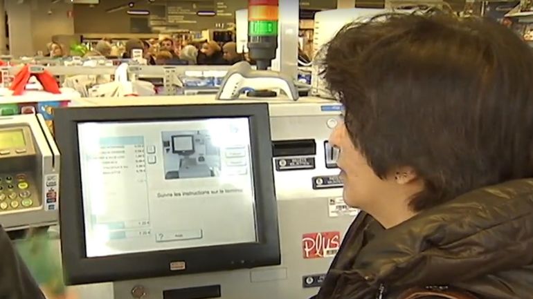 Taxe sur les caisses automatiques à Molenbeek : la Région suspend le règlement