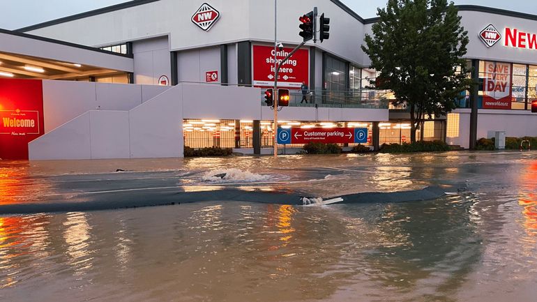 Nouvelle-Zélande: le maire d'Auckland déclare l'état d'urgence après des pluies intenses