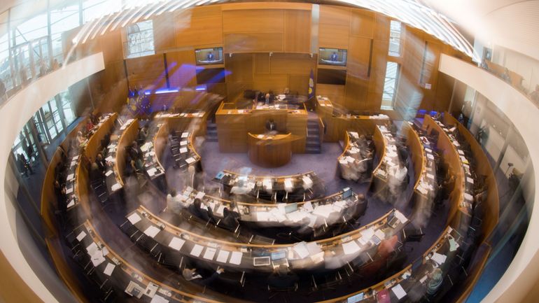 Prière au Parlement bruxellois : neutralité de l'institution ou 
