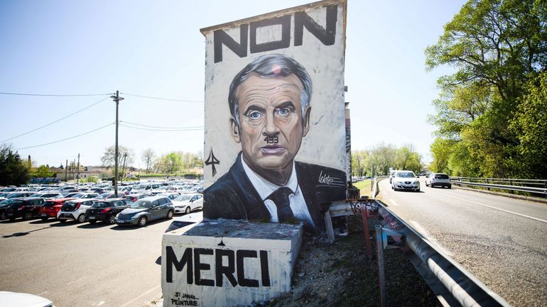France : une fresque représentant Emmanuel Macron en Adolf Hitler crée la polémique