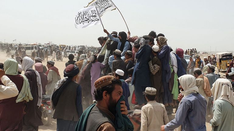 Les talibans disent contrôler 90% des frontières afghanes