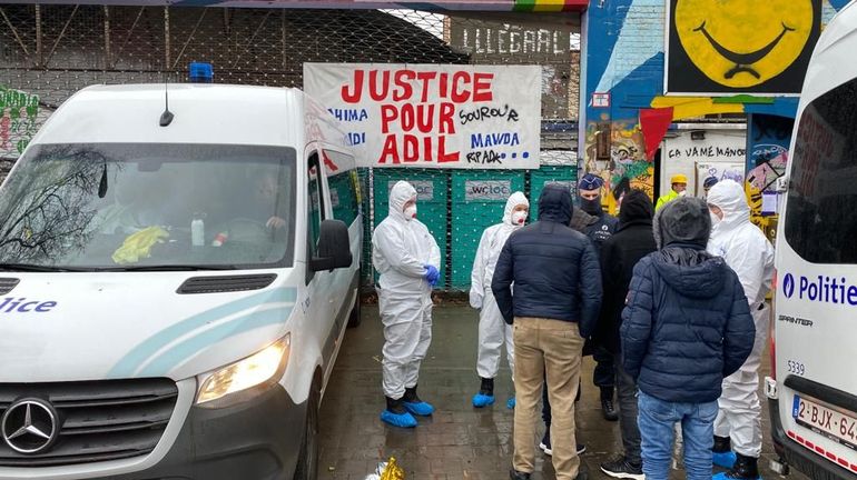 Bruxelles : évacuation des demandeurs d'asile présents dans l'ancienne allée du Kaai