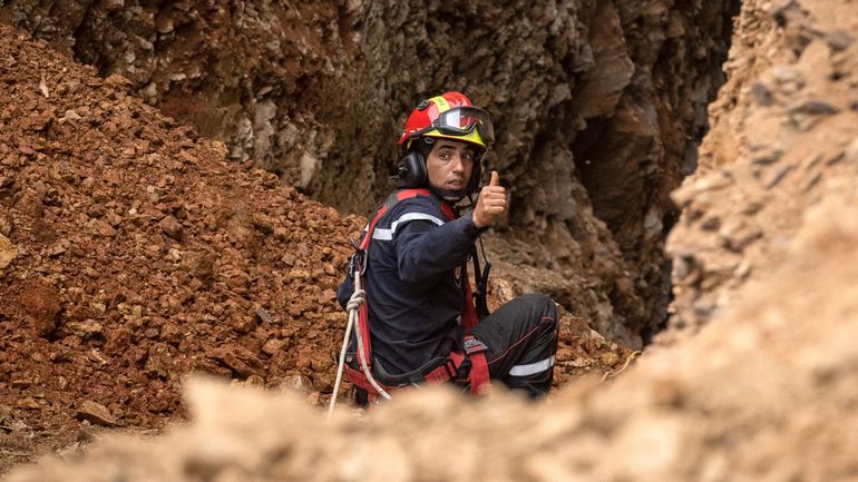 Au Maroc, les secouristes entrent dans le tunnel pour extraire le petit Rayan