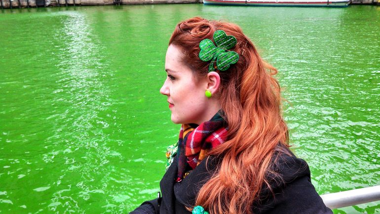 Tradition de la Saint Patrick : la Chicago River colorée en vert