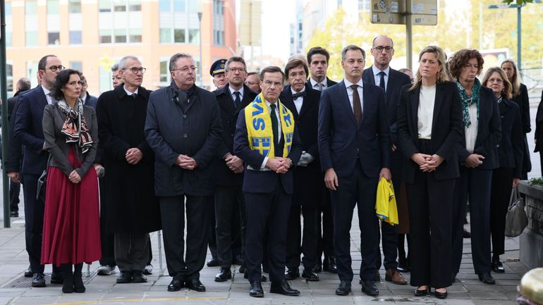 Attentat à Bruxelles : cérémonie d'hommage aux victimes en présence du Premier ministre suédois et d'une importante délégation belge