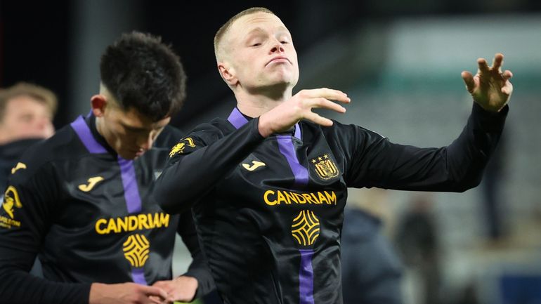 OHL - Anderlecht : Un centre raté de Louis Patris finit dans le but de Louvain