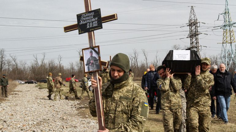 Guerre en Ukraine : les corps de cinq hommes avec les mains liées retrouvés dans une cave à Boutcha