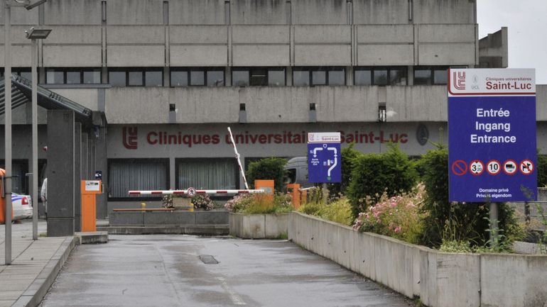 Le chef des soins intensifs de l'hôpital Saint-Luc licencié, une plainte pour harcèlement sexuel serait derrière le licenciement
