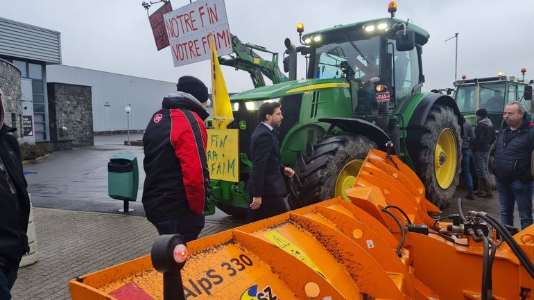 Mobilisation des agriculteurs : de nouvelles actions menées par des agriculteurs à la frontière française lundi