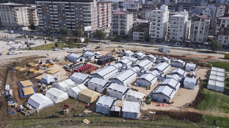Séisme en Turquie et en Syrie : la Belgique fait don de son hôpital de campagne à la Turquie