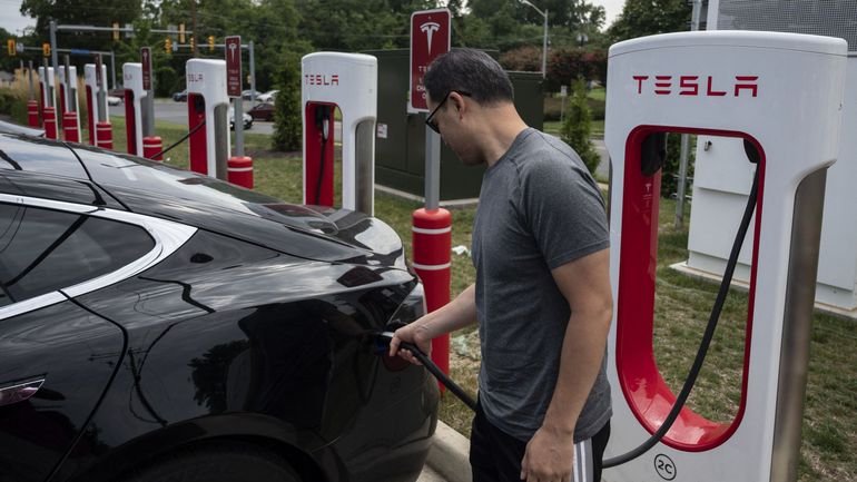 Tesla rappelle 475.000 voitures aux États-Unis en raison de problèmes techniques