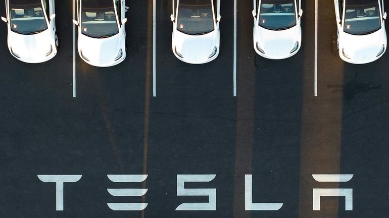 Accident mortel impliquant une Tesla : plainte du chauffeur contre Tesla France