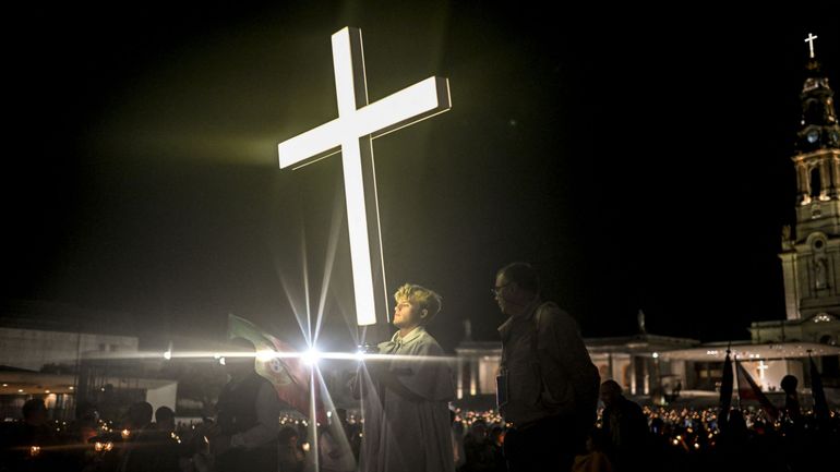 Le pape en visite éclair à Fatima avant la messe finale des Journées mondiales de la jeunesse à Lisbonne