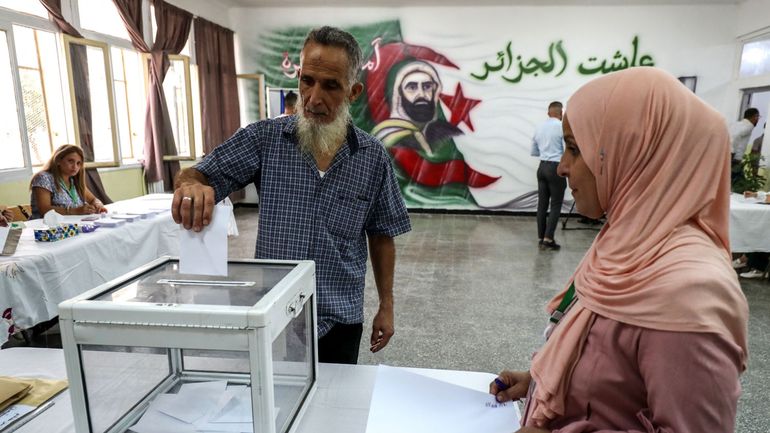 Algérie : moins de la moitié des électeurs a été voter, le président Tebboune donné grand favori