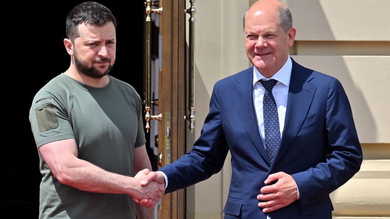 Guerre en Ukraine : Scholz, en visite à Kiev avec Macron et Draghi, invite Zelensky à participer au prochain G7 en Bavière