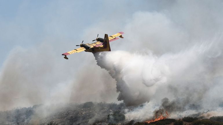 Grèce : les feux de forêt font rage pour le troisième jour consécutif, risque 