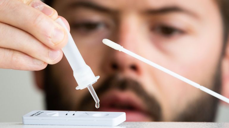 Coronavirus en Belgique : près d'une personne sur deux a déjà fait un autotest, selon Sciensano