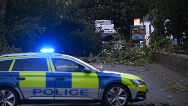 Irlande : la tempête Amy avec des vents à 148 km/h fait un mort et provoque d’importantes perturbations