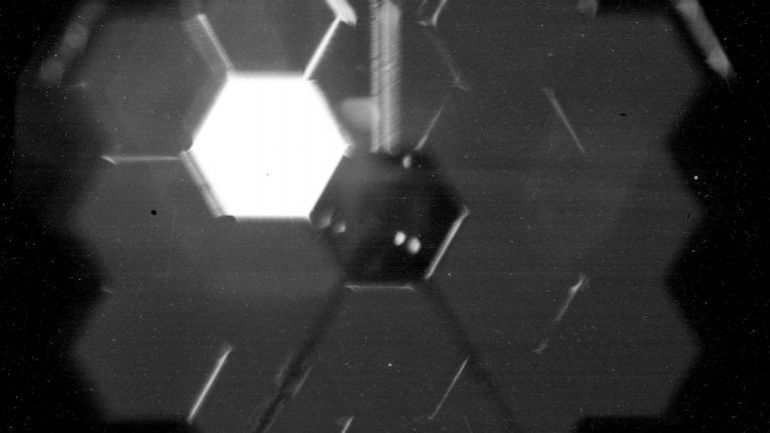 Le télescope spatial James Webb a subi un impact de micrométéorite