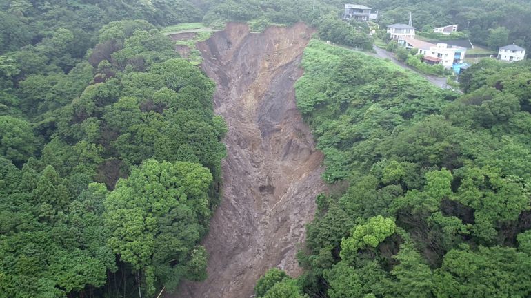 Coulée de boue au Japon : 24 personnes encore introuvables