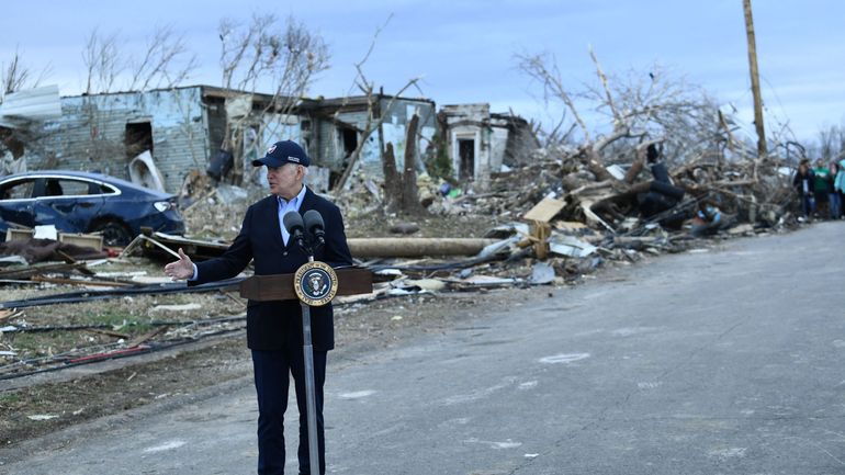 Joe Biden dans le Kentucky, frappé par des tornades dévastatrices