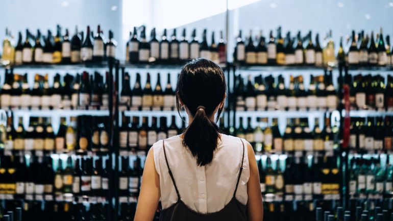 Consommation : l'autorité des marchés financiers met en garde contre des offres frauduleuses dans le vin