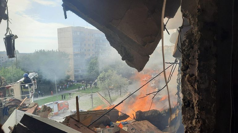 Guerre en Ukraine : au moins quatre morts dans une frappe sur un immeuble d'habitation