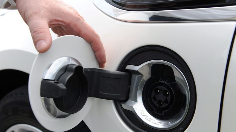 Les ventes de voitures électriques explosent, mais restent loin des objectifs européens