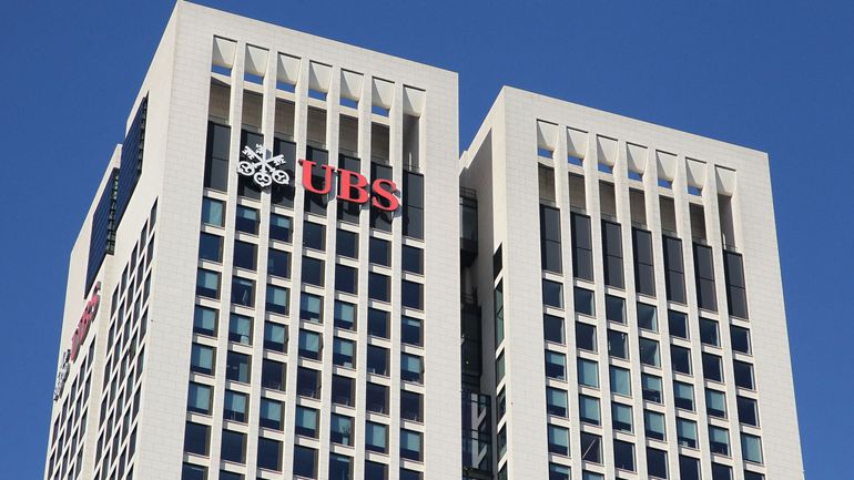 UBS veut acheter Credit Suisse jusqu'à 1 milliard de dollars