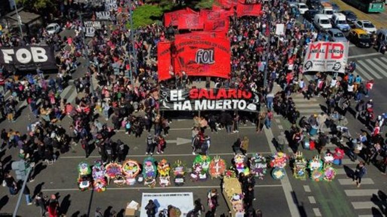 A Buenos Aires, marche funèbre pour le salaire minimum, 