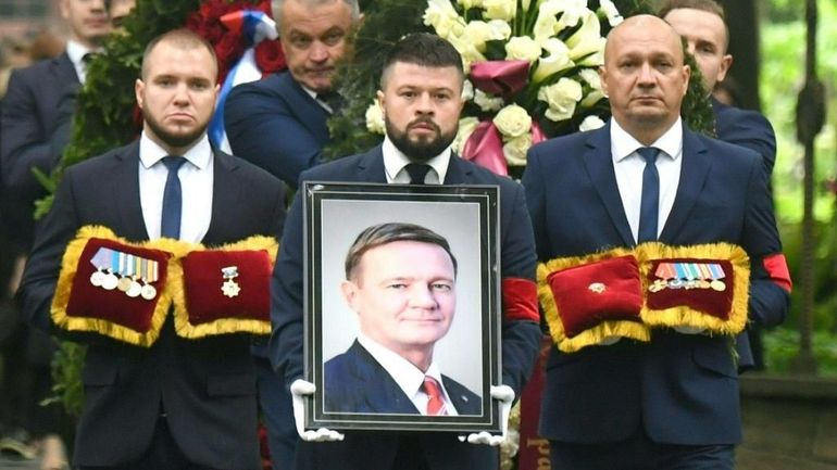 Russie : le suicide apparent d'un ministre sème la peur au sein de l'élite