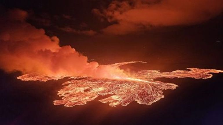 Regain d'activité volcanique dans le sud-ouest de l'Islande, un village côtier évacué