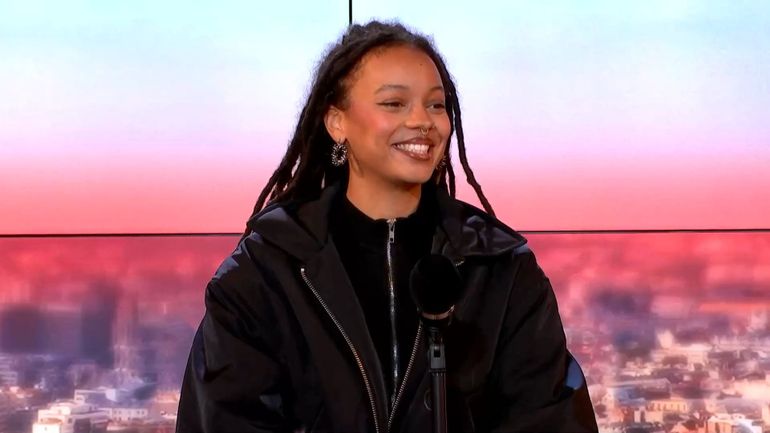 "Les gens me prenaient pour une folle" : Camille Yembe évoque sa décision de démissionner pour devenir chanteuse