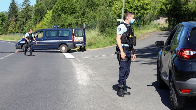 France : chasse à l'homme en Dordogne pour retrouver un ancien militaire lourdement armé, recherché après des violences