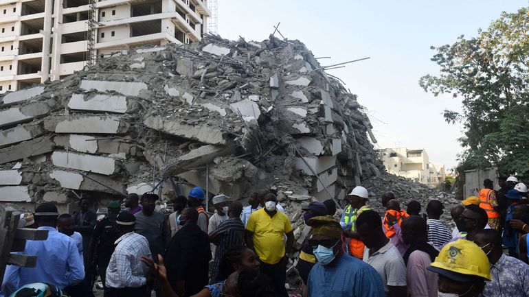 Nigeria : les familles attendent désespérément des nouvelles au lendemain de l'effondrement d'un immeuble