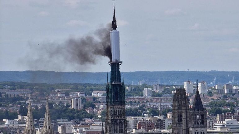 La cathédrale de Rouen rouverte après l'incendie de sa flèche, de causes 