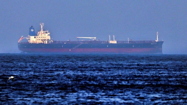 Le pétrolier attaqué en mer d'Oman amarré au large des Emirats