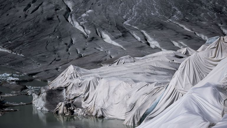 Chaleur record, fonte des glaciers, sécheresse : le rapport alarmant du climat européen en 2022