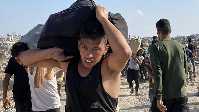 Guerre Israël - Gaza : affamée, la foule se rue sur un centre de distribution d'aide