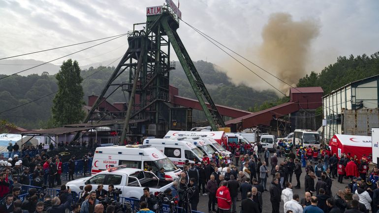 Explosion dans une mine de charbon en Turquie : 40 morts au moins, selon un nouveau bilan