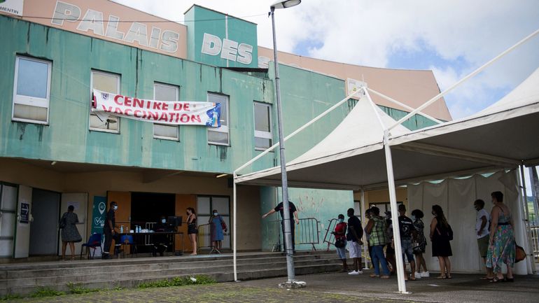 En Martinique, la hausse du nombre de décès pousse les citoyens à la vaccination contre le coronavirus