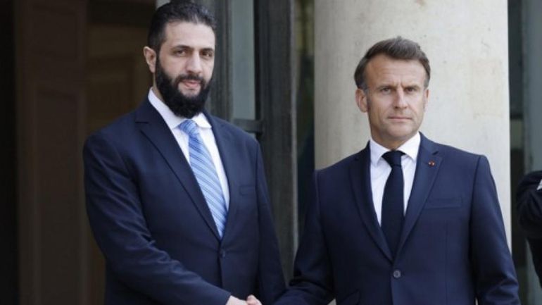 Conflit en Syrie : vivement critiquée, Emmanuel Macron accueille le président syrien pour lui demander de protéger 