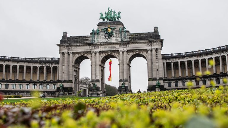 Invasion de l'Ukraine : le cinquantenaire et le 16, rue de la Loi aux couleurs de l'Ukraine