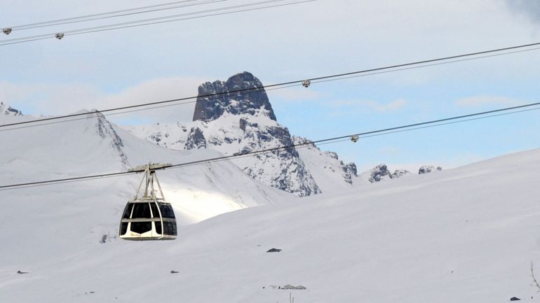 Un jeune skieur de 13 ans meurt dans une avalanche en France