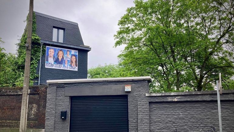 Les colleurs d’affiches du MR s’emmêlent les pinceaux et se trompent de maison