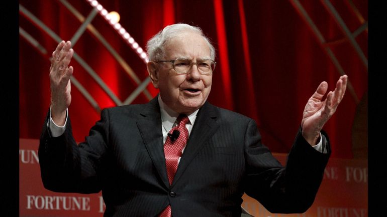 Qui est Warren Buffet, l'oracle d'Omaha, financier et philanthrope, qui prend sa retraite à 94 ans ?