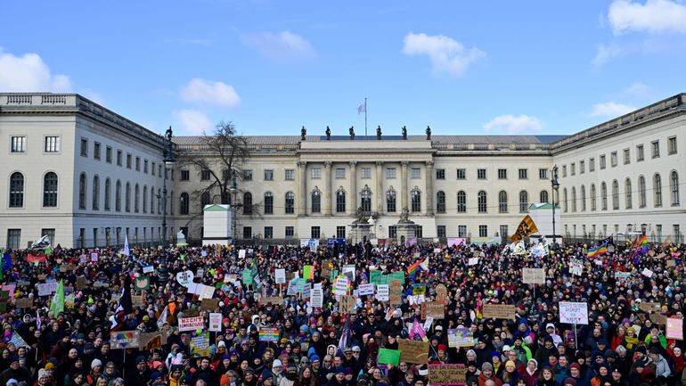 À une semaine des législatives en Allemagne, des dizaines de milliers de manifestants contre l'extrême droite à Berlin