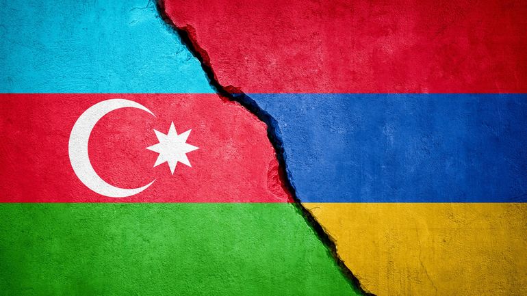 Conflit au Nagorny Karabakh : affrontements entre l'Arménie et Azerbaïdjan, les troupes de Bakou essaient d'