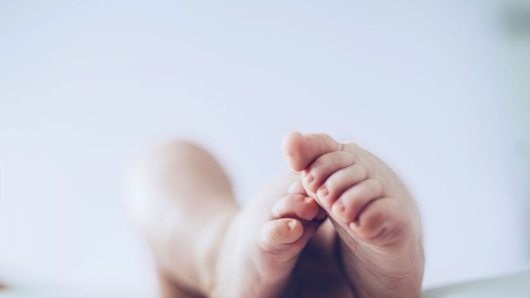 Statbel annonce une baisse significative de la mortalité infantile en Belgique : une avancée majeure pour la santé des nouveau-nés
