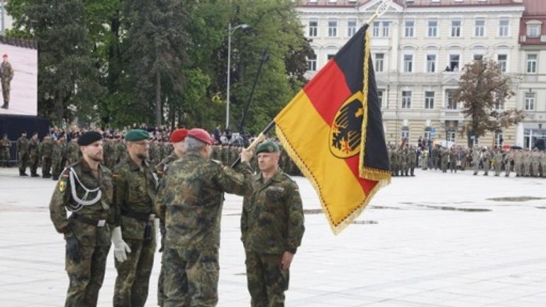 Allemagne : le ministre de la Défense n'exclut pas un retour du service militaire obligatoire